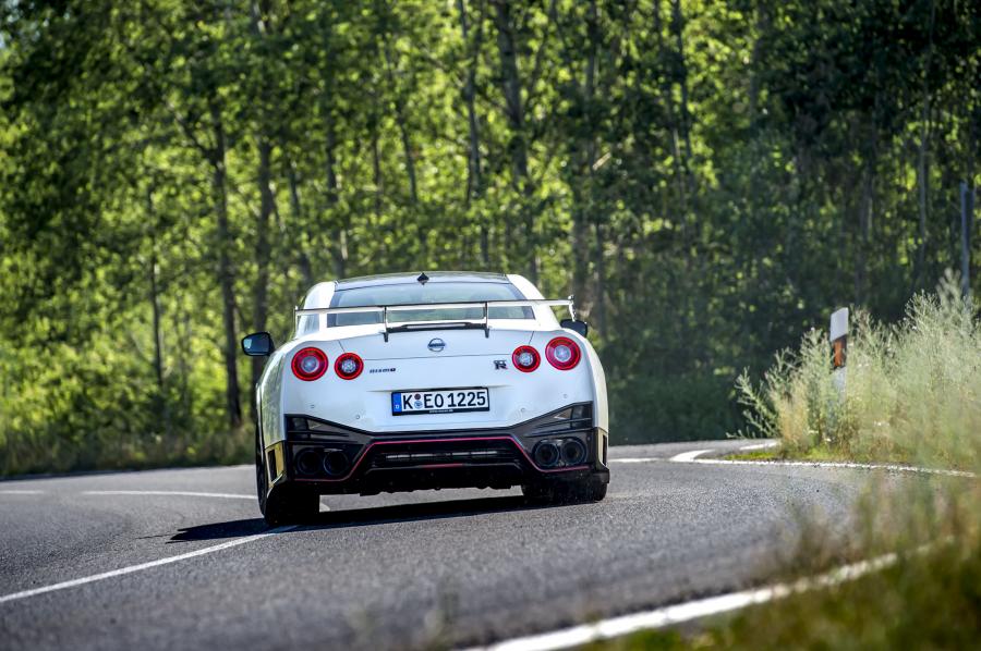  Nissan GT-R Nismo (R35) 2019 года  (WW) (фото 16 из 81)